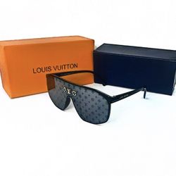 NEW LV LOGO MASK BLACK 