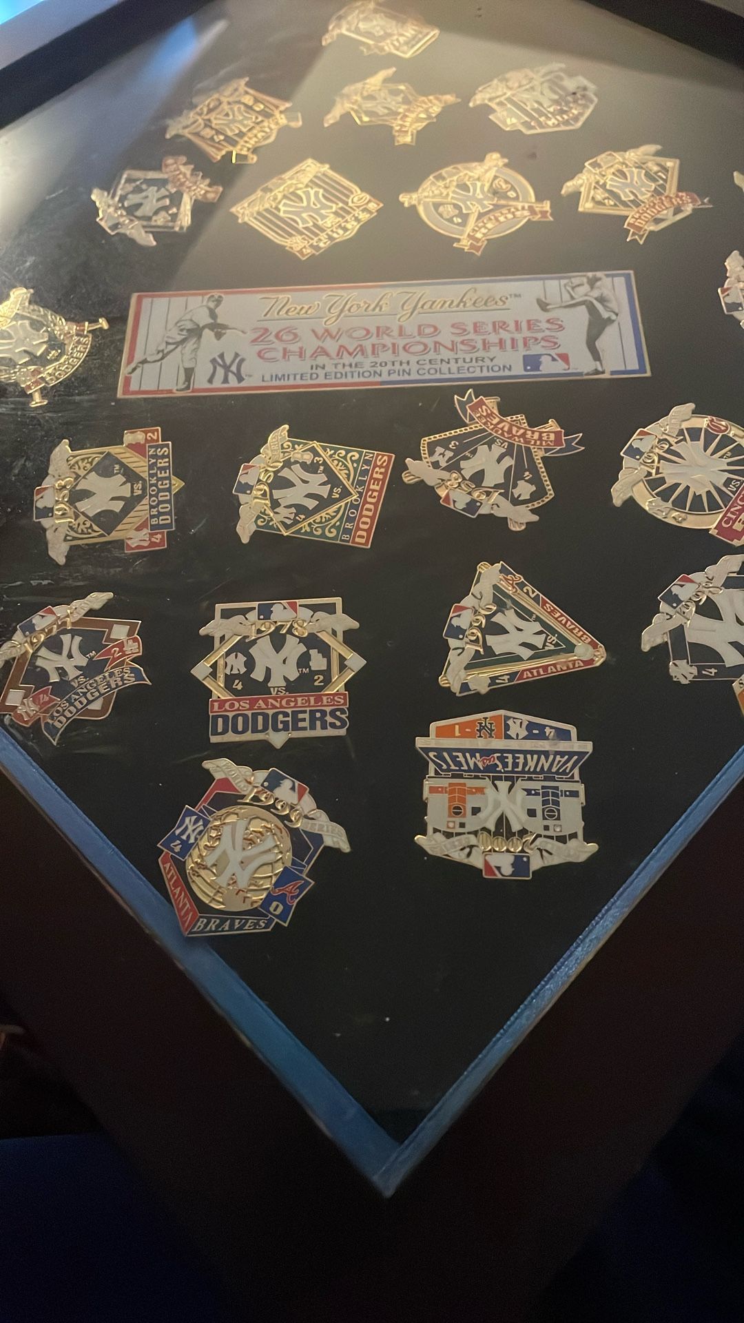 NEW YORK YANKEES 26 WORLD SERIES CHAMPIONSHIP LIMITED EDITION PIN COLLECTION