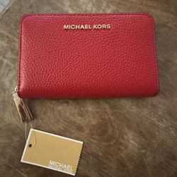 Michael Kors Leathered Wallet 