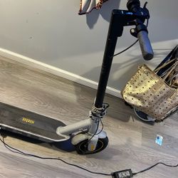 Ninebot Scooter 