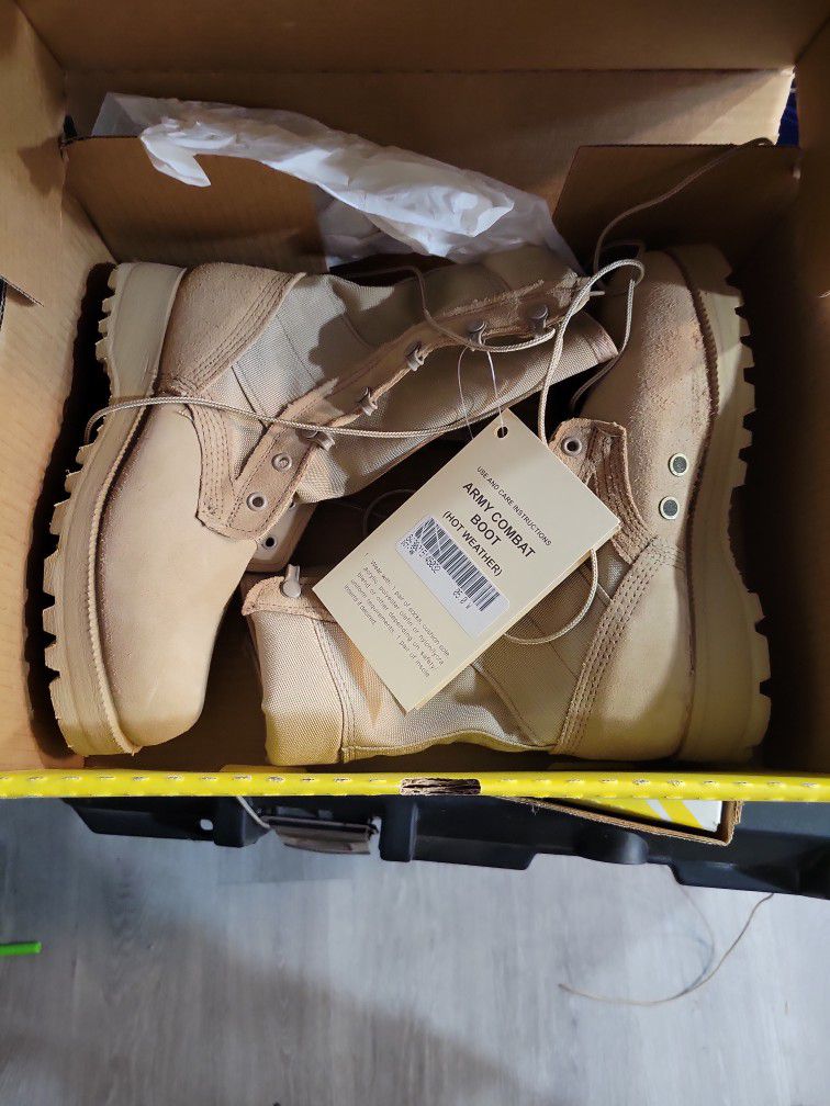 New In Box - Hot Weather Comabt Boots -5W