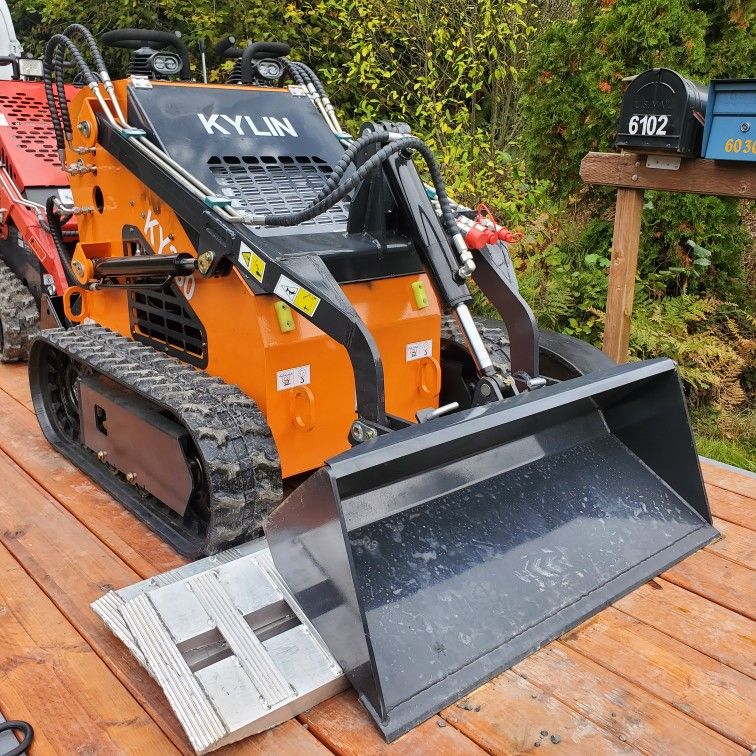 Brand New Kylin KY380 Mini Skid Steer 43"