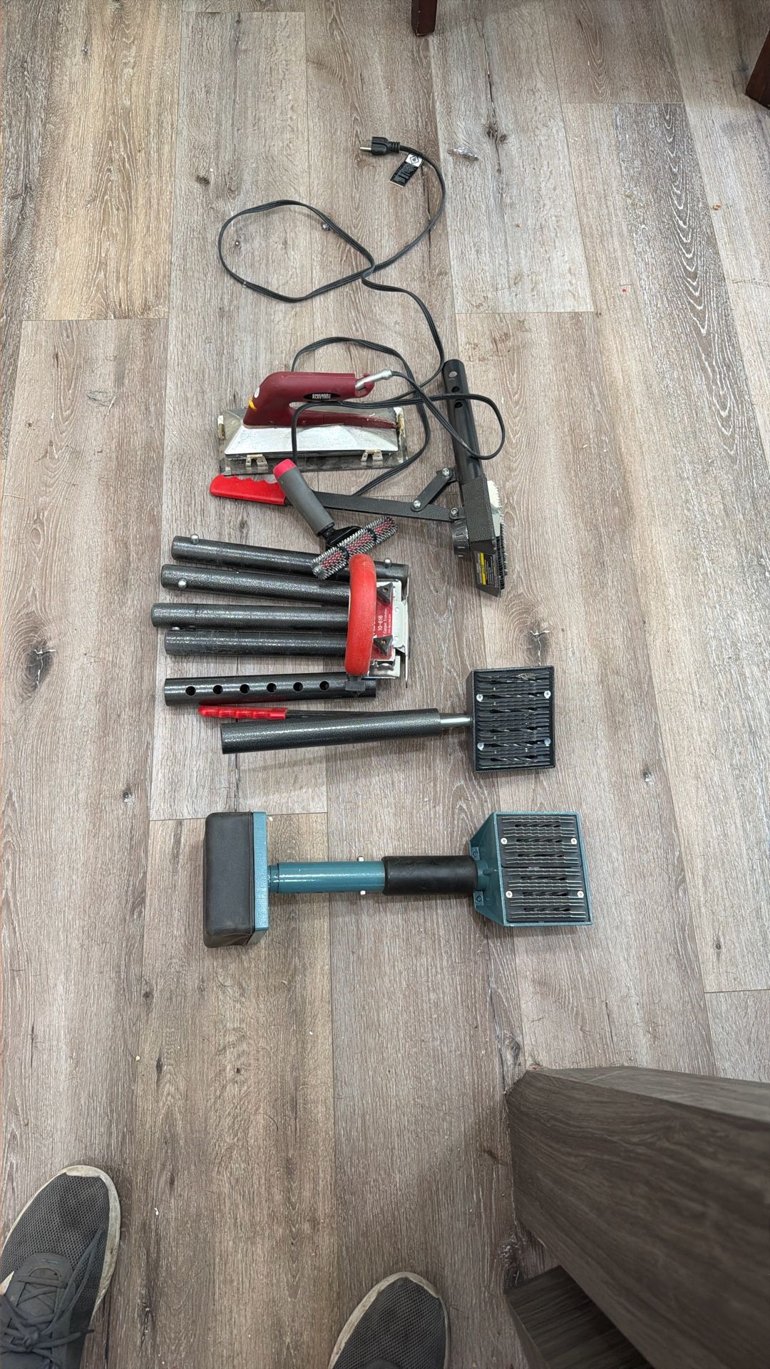 Professional Carpet Installation Tool Lot – Knee Kicker, Seam Roller, Stair Tools & More