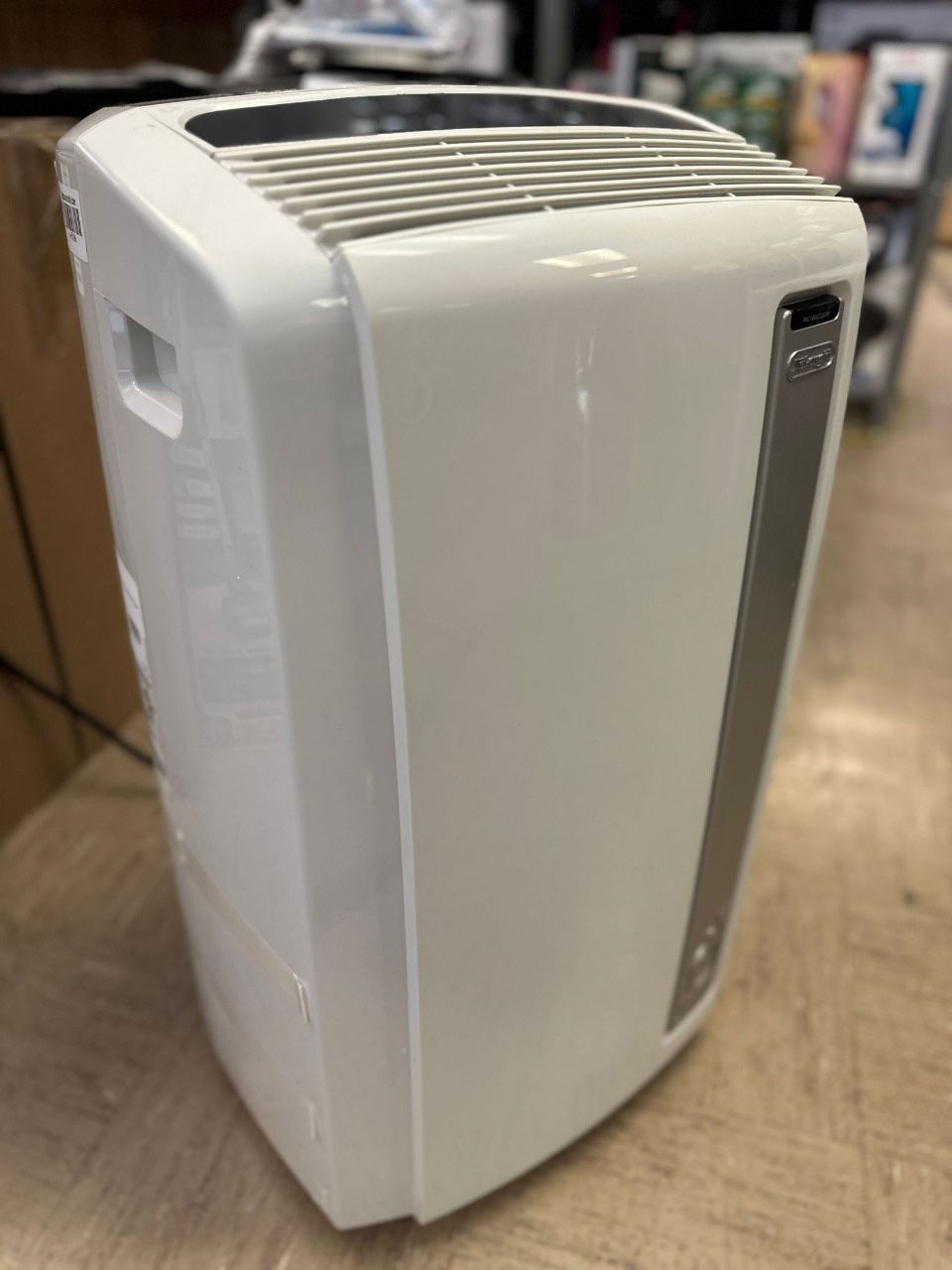 DELONGHI Pinguino 115 Volt PACAN370G1W 1AL 500 Sq. ft. Portable Air Conditioner 12,000 BTU White ADO #:W 8106 Open Box .Price is Firm. Description : Home & Garden