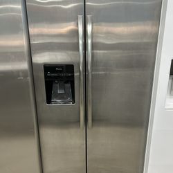 25 Cubic Foot Stainless Side By Side Refrigerator 