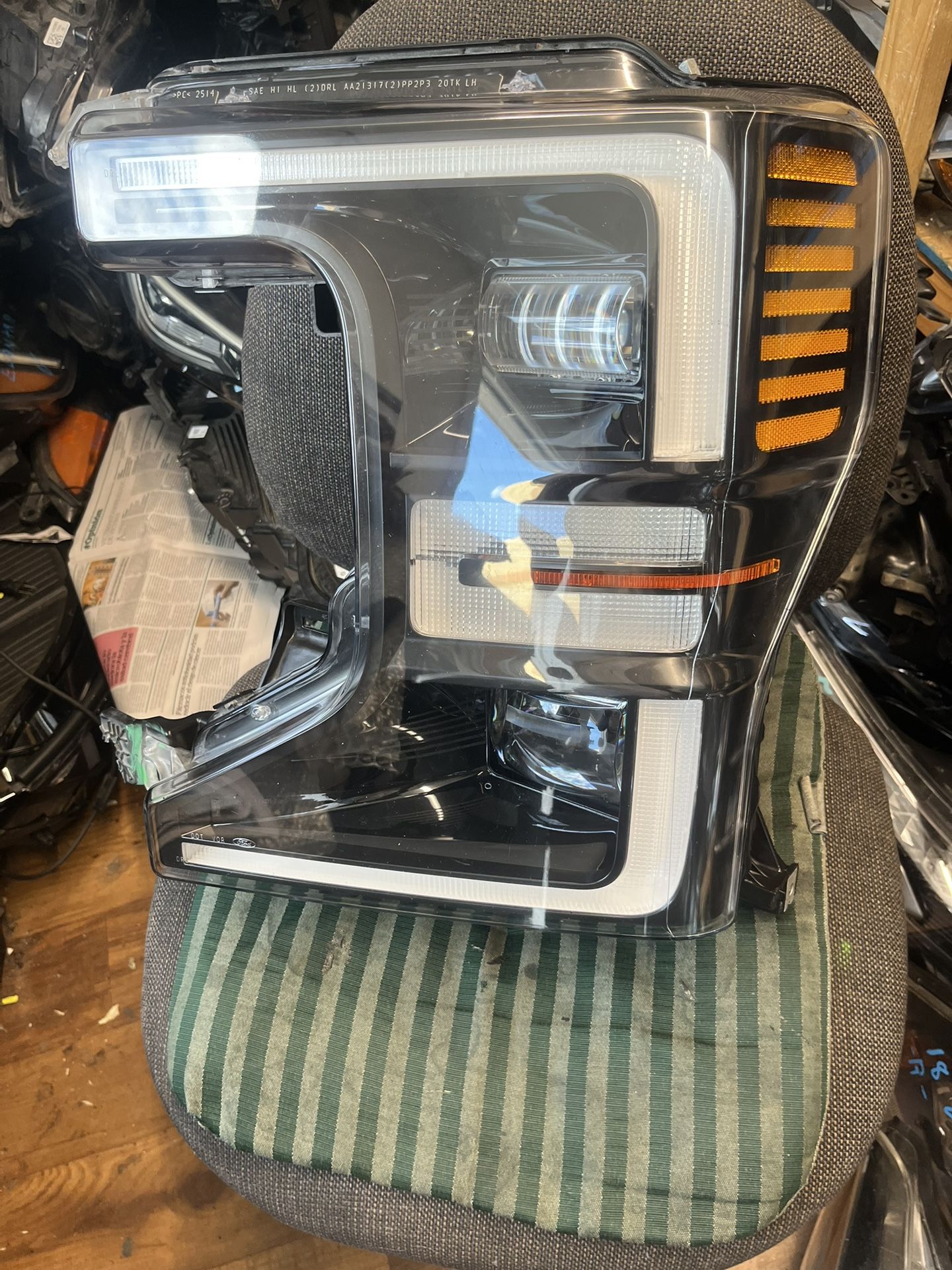 2018-20 FORD F150 LEFT HEADLIGHT
