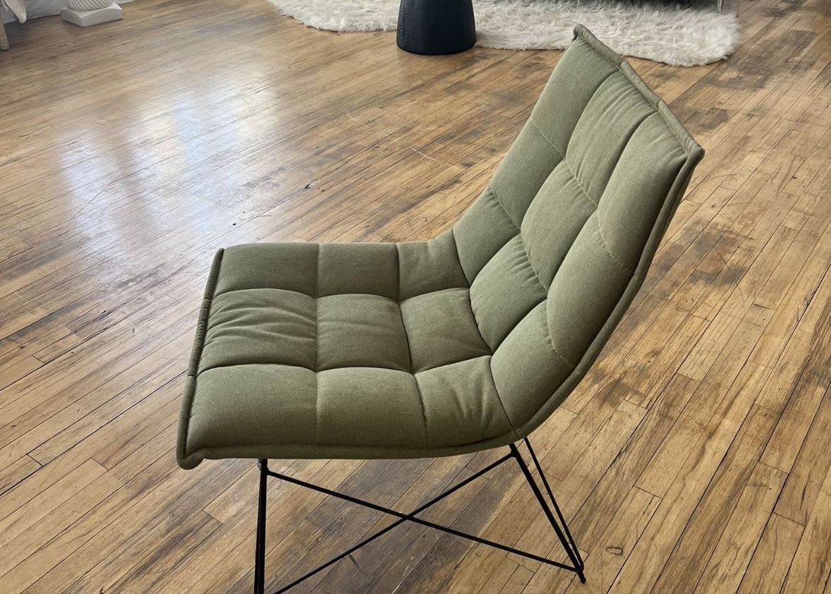 Olive Lounge Chair 