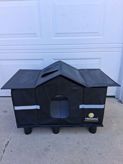 Outdoor cat/pet house