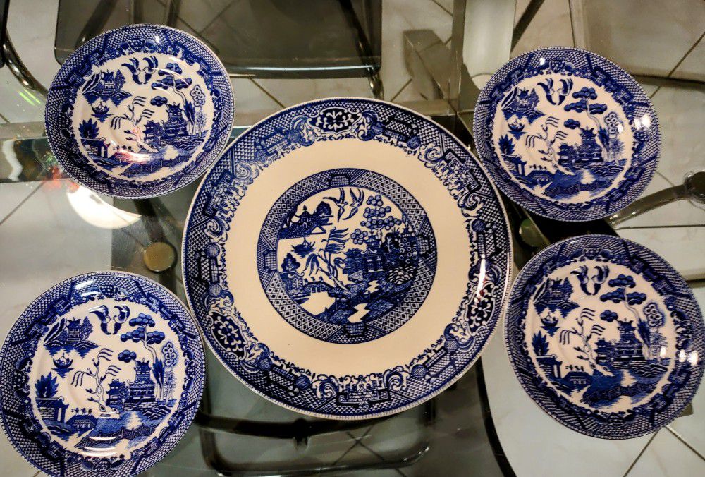 White & Blue Plates Collection.