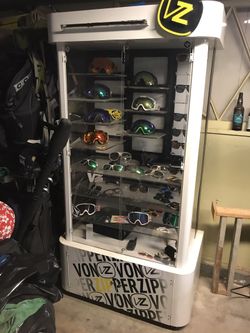 Von Zipper Display case with back lighting