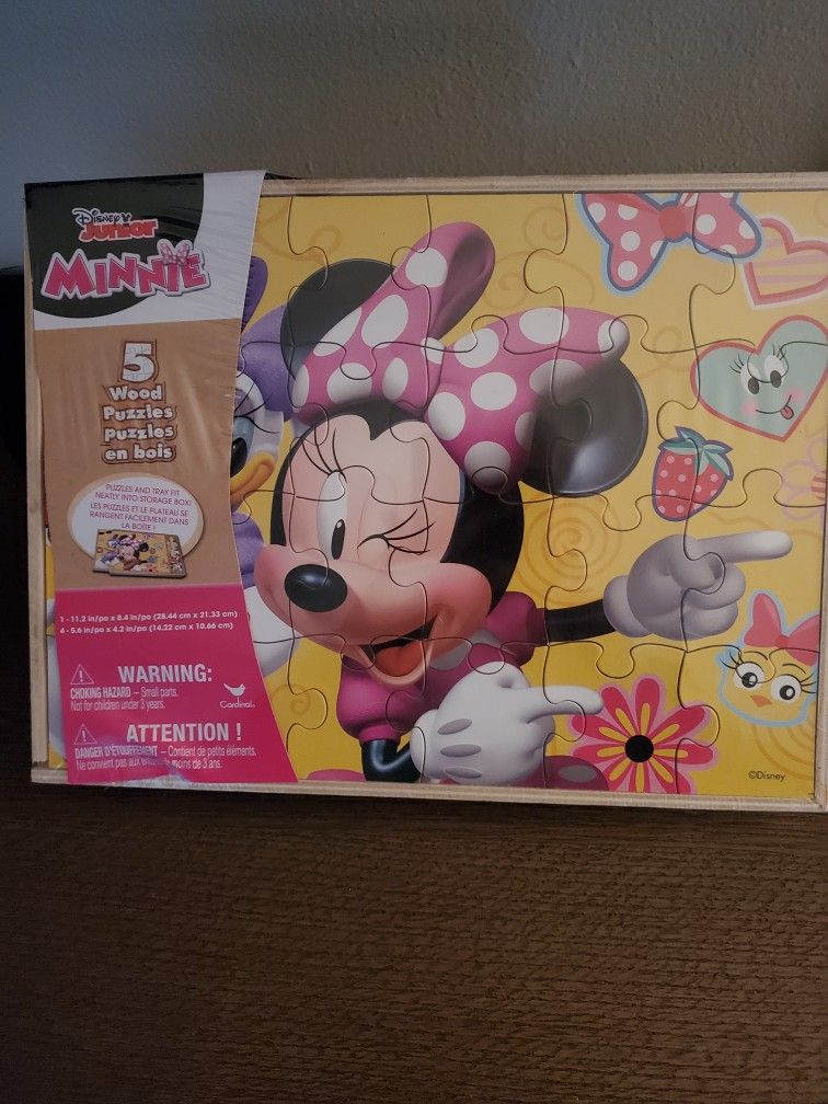 5 Wooden puzzles Frozen or Minnie/each separate 