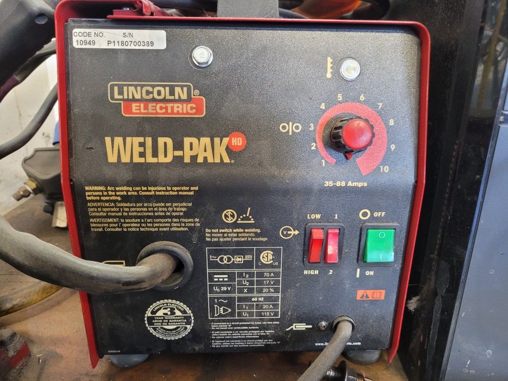 Working Fluxcore Welder