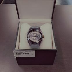 Gucci Sync 137.1 White Rubber Stainless Steel Back Men's Wristwatch 45 mm