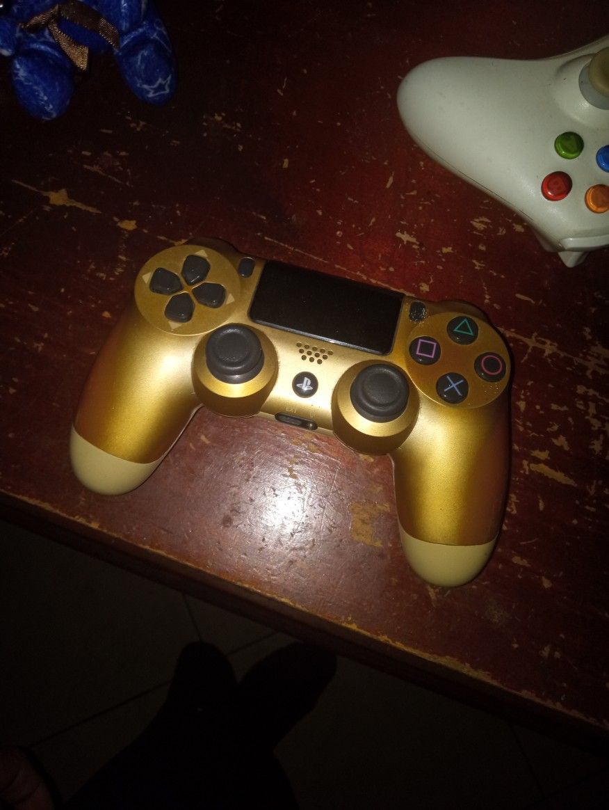 PS4 Controller