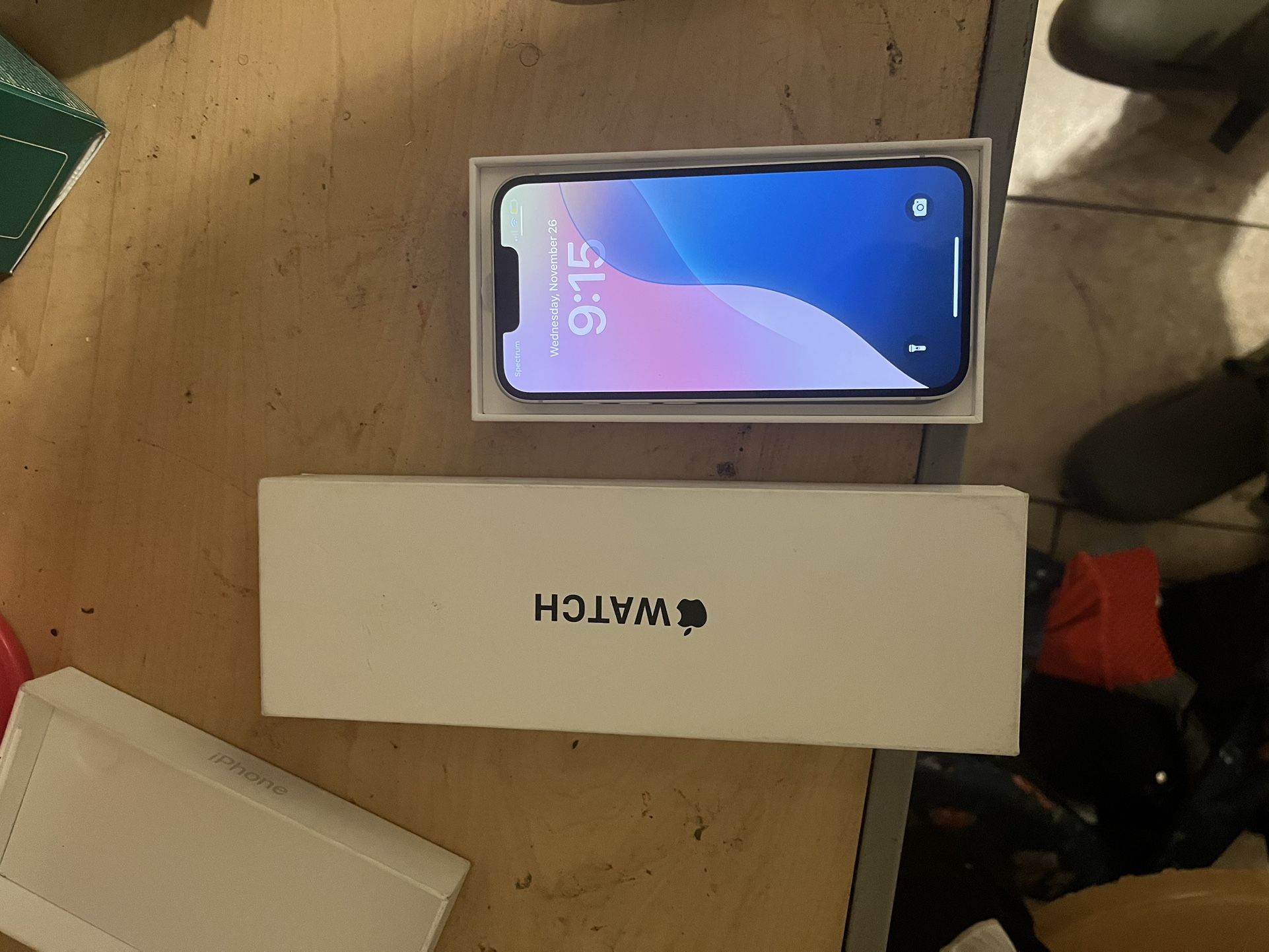 iPhone 16e + Apple Watch Se3 40mm