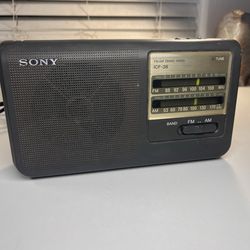 Sony ICF-38 Two Band Portable Radio AM/FM Black Sony ICF-38 AC/DC 2 Way Power