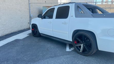24 inchMatte Black 6-Spoke Wheel with Tires 4 Giovanna