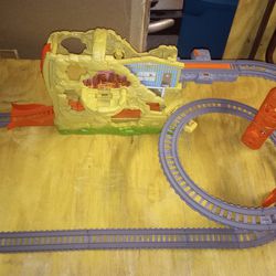Thomas And Friends Volcano Drop Trackmaster Set