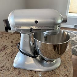 KitchenAid Artisan Stand Mixer – Silver – Excellent Working Condition 