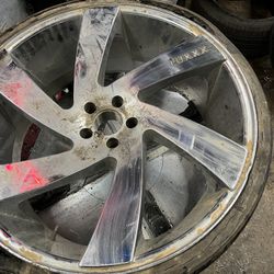 Cadillac & Chevy Five Lugs