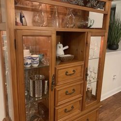 China Cabinet (selling empty)