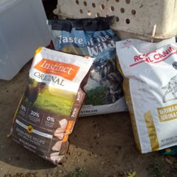 Dog Food 28 Lb Taste Of The Wild 22 Lb Royal Canine 22.5 Lb Instinct The Raw Original