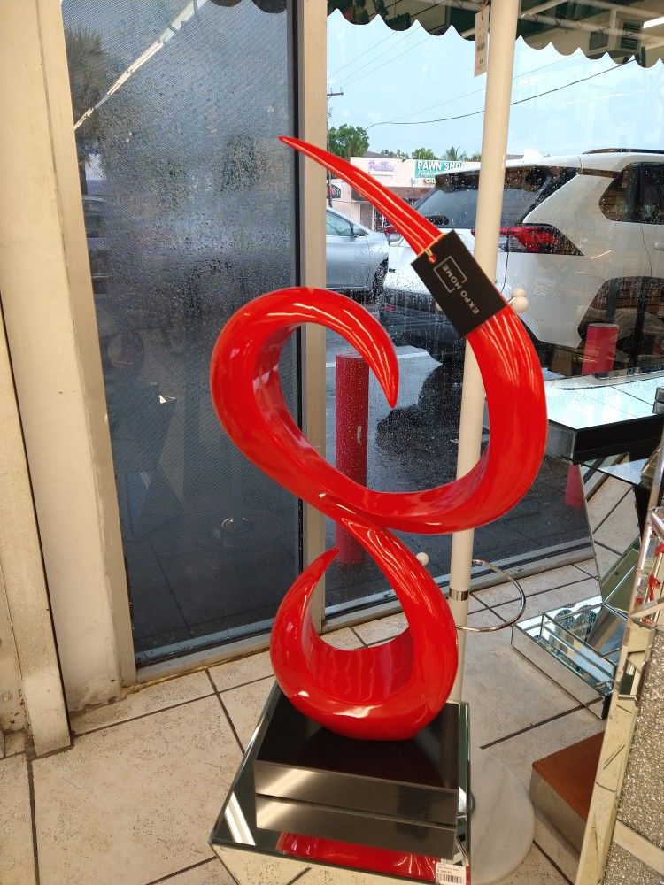 Abstract Tall Sculpt