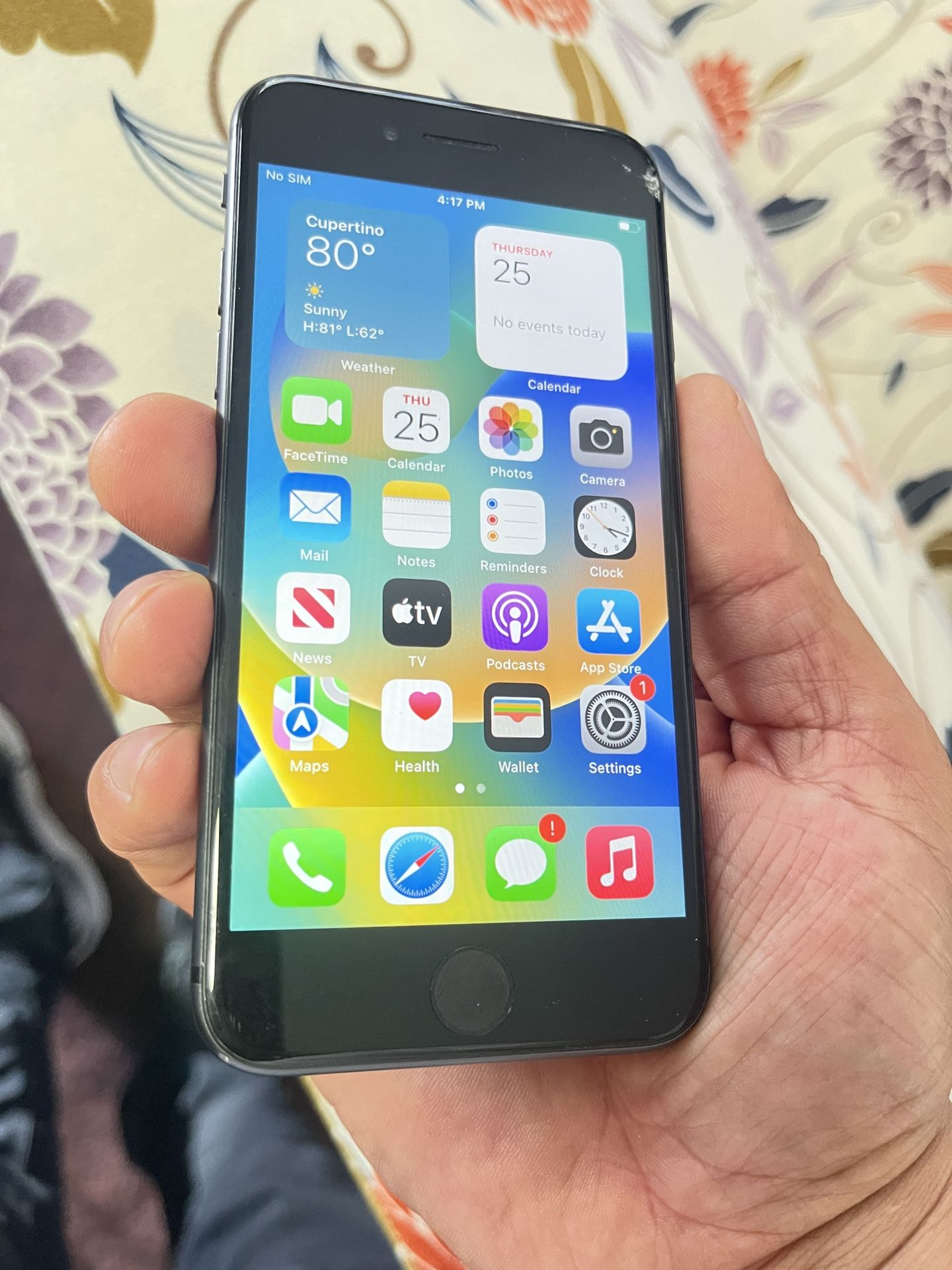 iPhone 8 64gb Unlocked. (small Crack In Screen). Fully Functional.