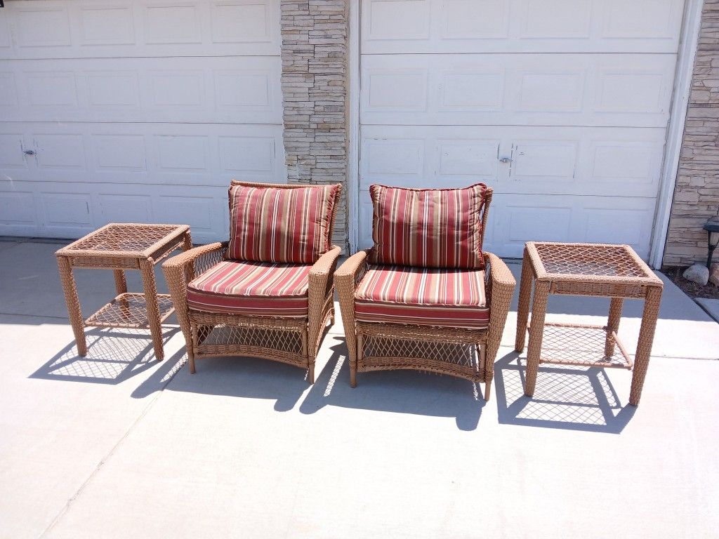 Oversized Wicker Rattan Chairs and Table Set