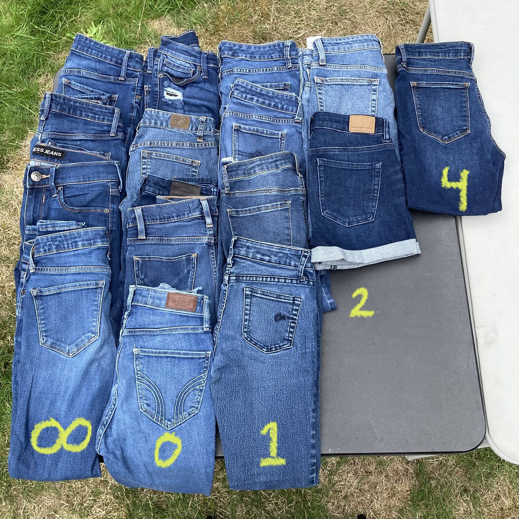 16 pairs of Jeans sizes 00-4