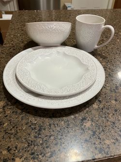 Pfaltzgraff dinnerware set