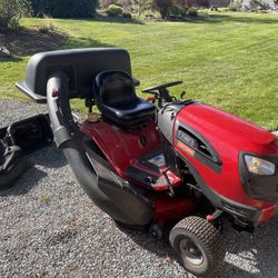 Riding Lawn Mower With 3 Divided Catching Stations