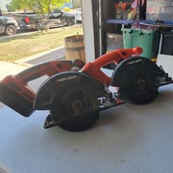 2 Saws Black y Decker Work Good  N 3 Batterys