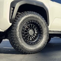Lock Mojave Double Black 17x8.5 +25 6x5.5