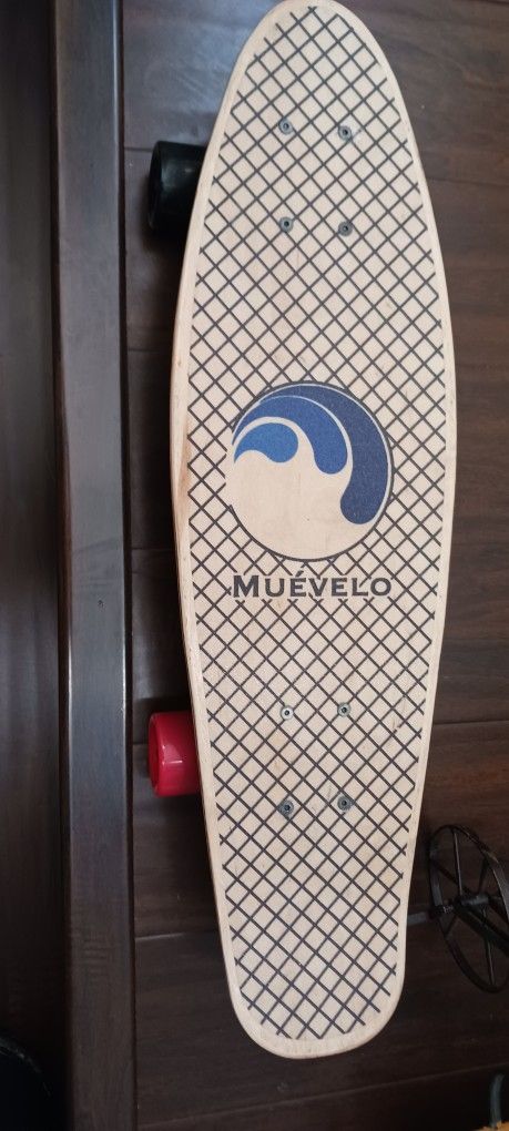 Skateboard By Muevelo New