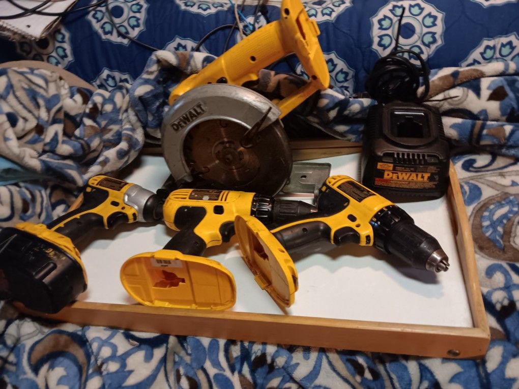 DeWALT Drills & Saw