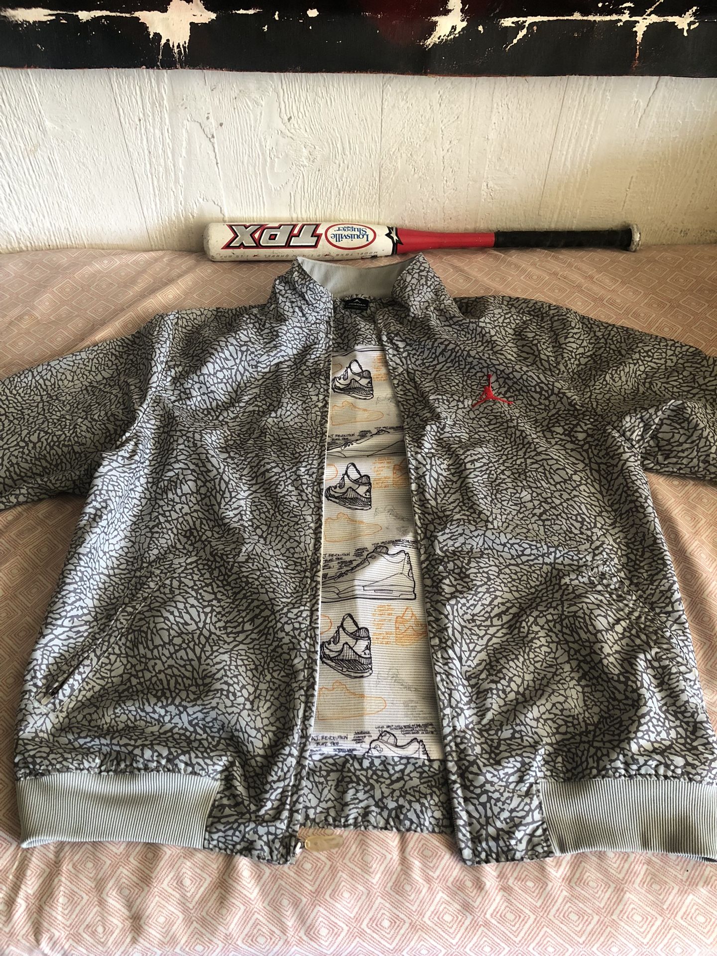 Jordan Patterned Jacket and T-Shirt XL