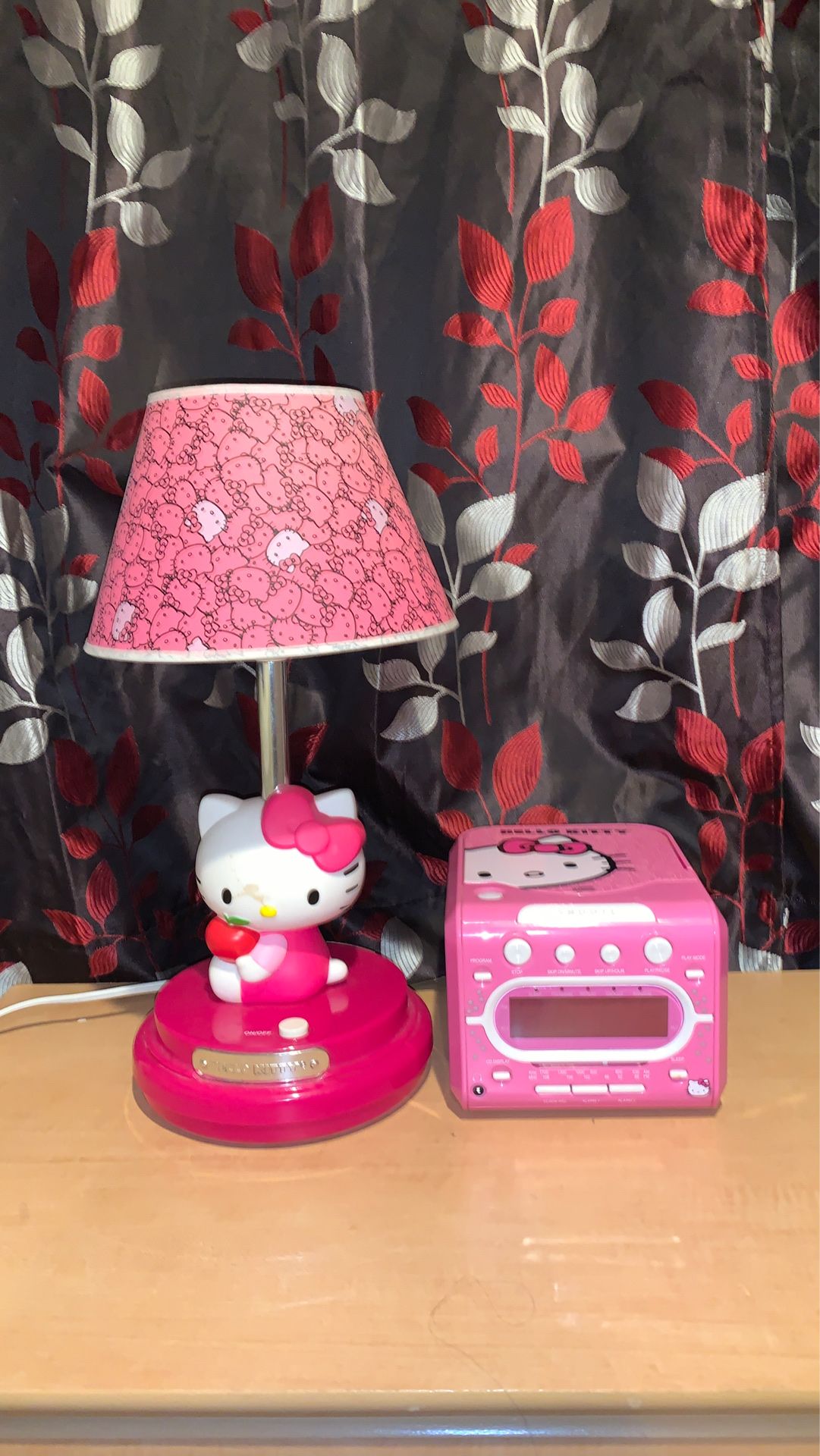 Hello kitty lamp + alarm clock radio