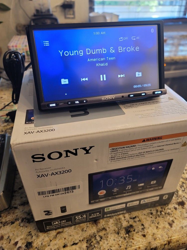 Very Nice Sony Carplay Car stereo 7" touchscreen radio