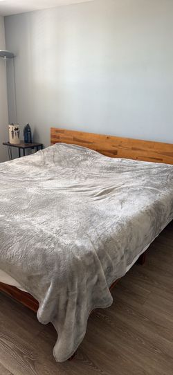 King size bed with mattress good condition