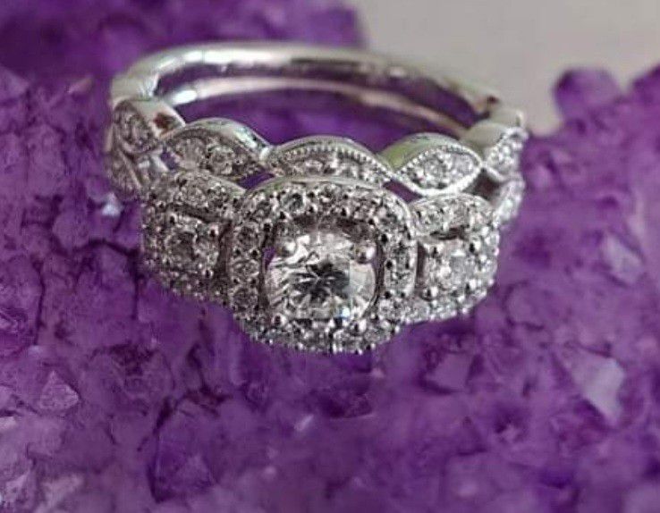 Stunning Wedding Ring Set