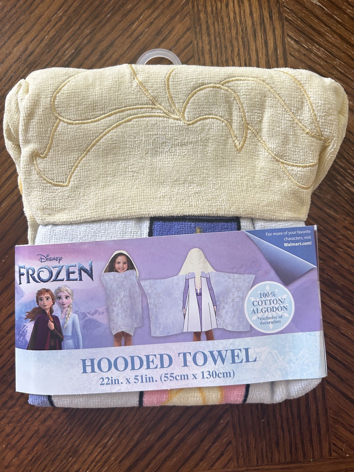 NWT Disney Frozen hooded towel