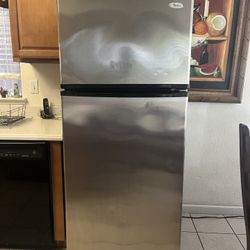 Whirlpool refrigerator 