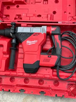 MILWAUKEE ROTARY HAMMER COMMERCIAL!  ALMOST NEW!  USED ONLY ONE TIME!  SIZE 1 3/4!