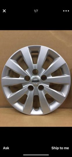 Nissan Sentra hubcab