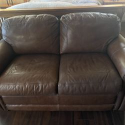 Lazy Boy Love Seat - Excellent Condition 
