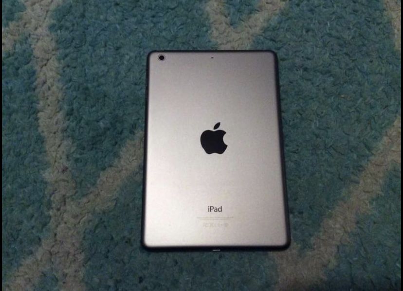 Apple iPad Mini 2 16GB PERFECT Condition Open To Reasonable Offers
