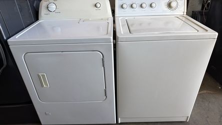Set of washer and dryer