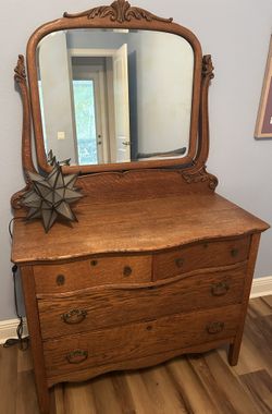 Antique Oak Dresser w/mirror