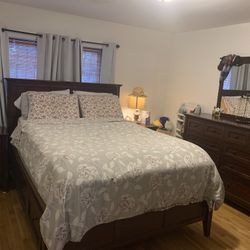 Queen Size Bedroom Set With Mattress Included. In Great condition!